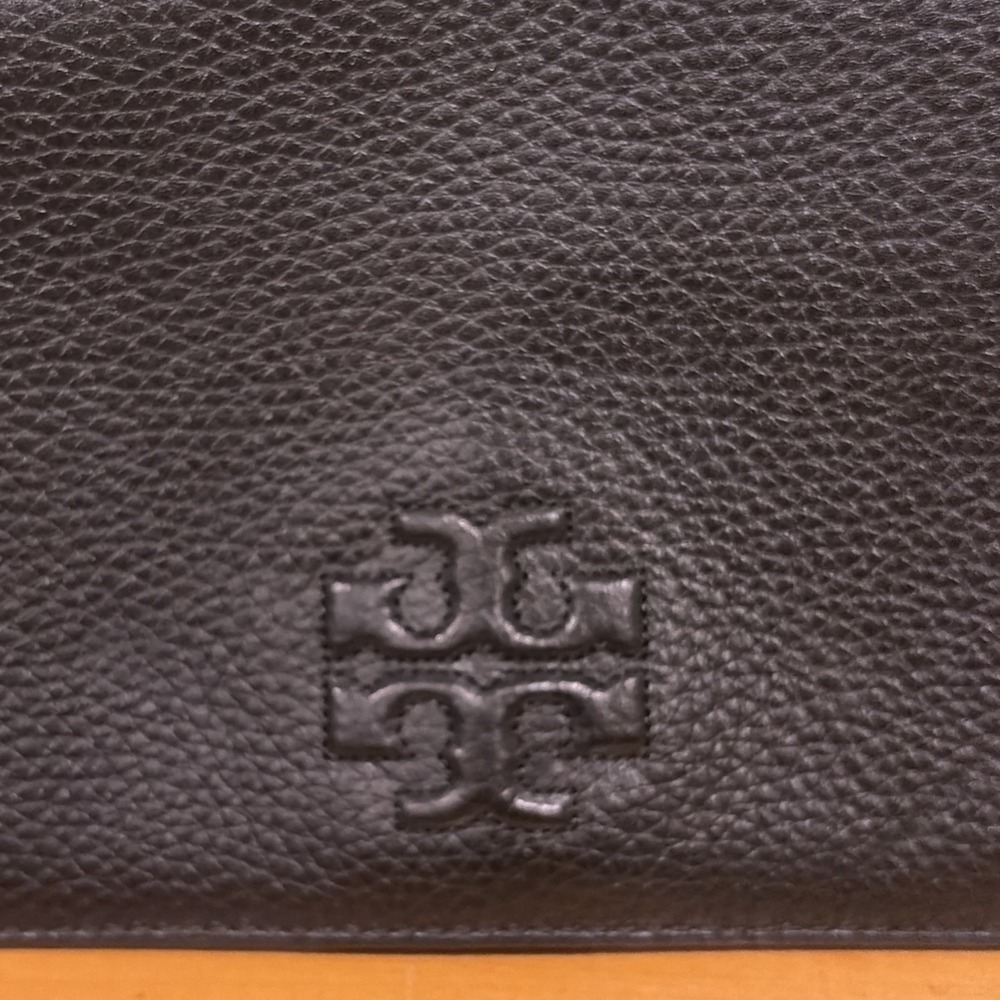 Tory Burch Thea Pebbled Leather Flap Crossbody Black EUC Quiet Luxury - Picture 2 of 8